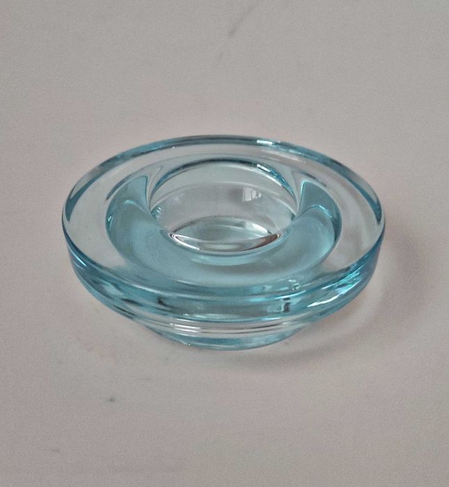 Ваза и свещник от цветно стъкло