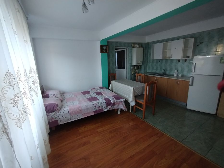 Închiriez apartament