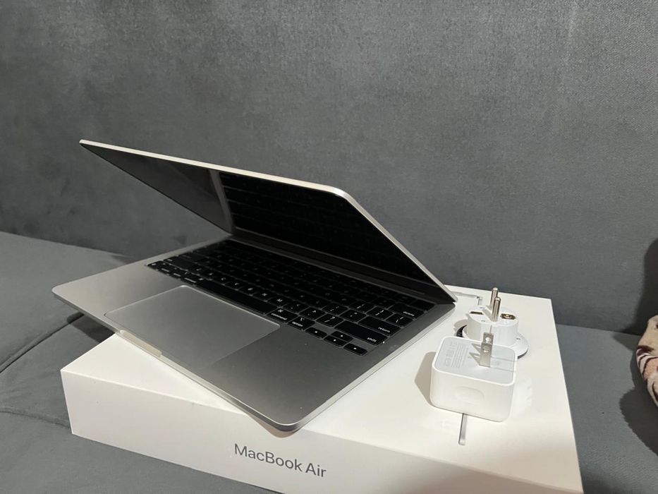 Продам Mac book air