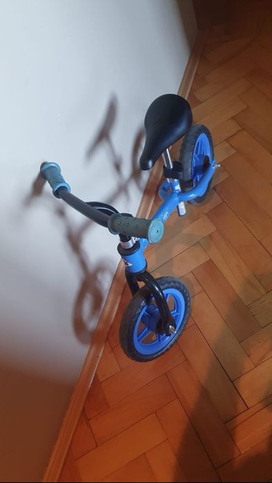 Vând bicicleta pentru copii fara pedale