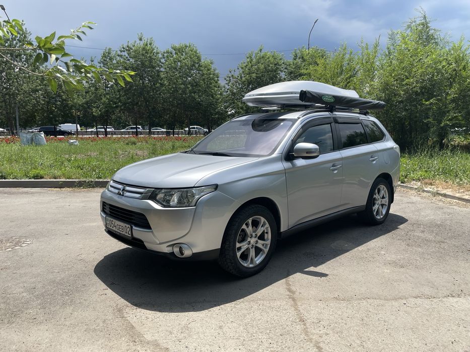 Mitsubishi Outlander 3
