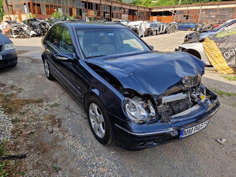 Mercedes W203 C220CDI 143кс 611 ръчка седан НА ЧАСТИ!