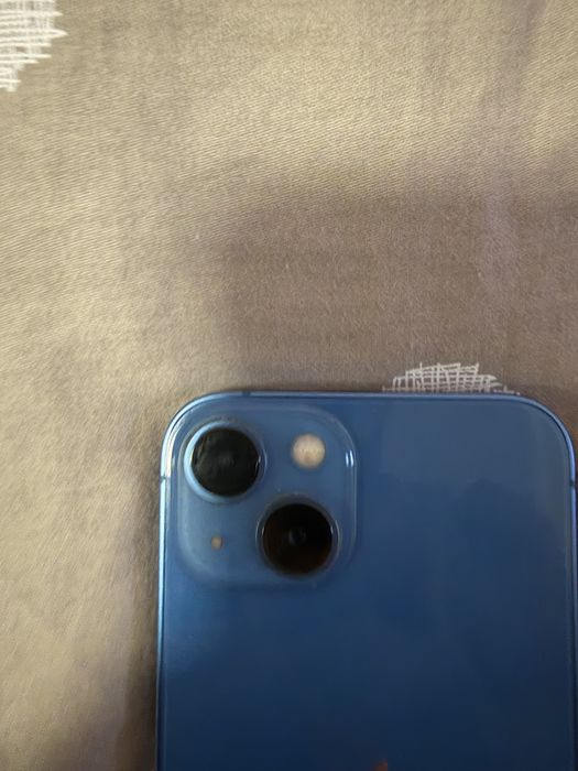 iPhone 13/128Gb/Starea bateriei este de 77%