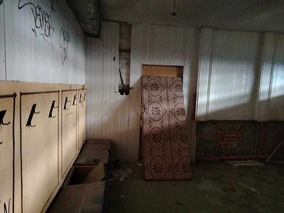 Продам здание в 3х уровнях на земельном участке  в КЖБИ