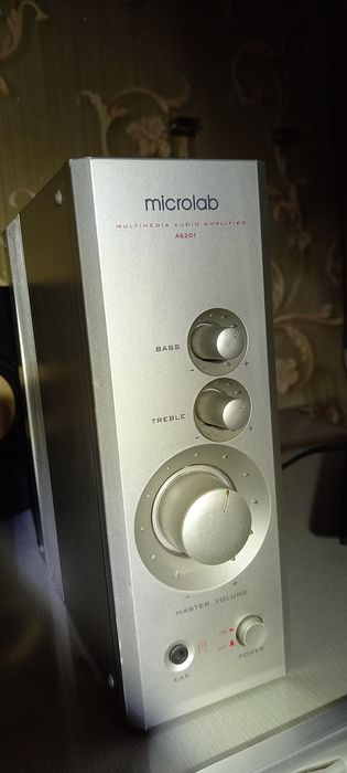 Продам усилитель Микролаб  с колонками
