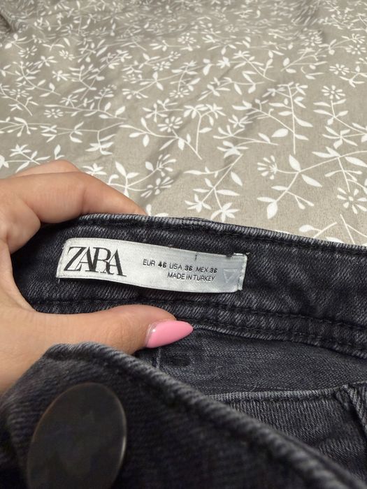 Черни мъжки дънки ZARA – "Distressed" модел с неонови акценти
