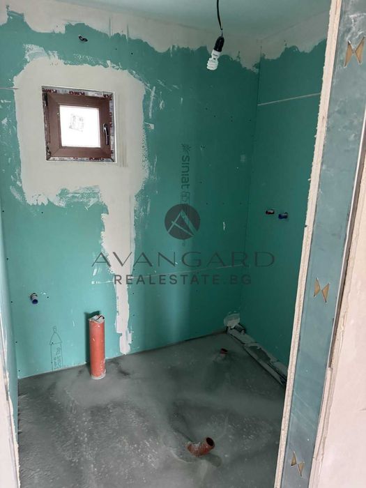 оф.23318 Самостоятелна къща с двор/ с.Цалапица