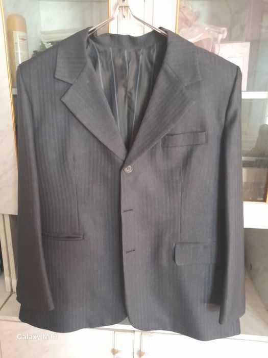 Продаётся костюм и брюки и Дублёнки