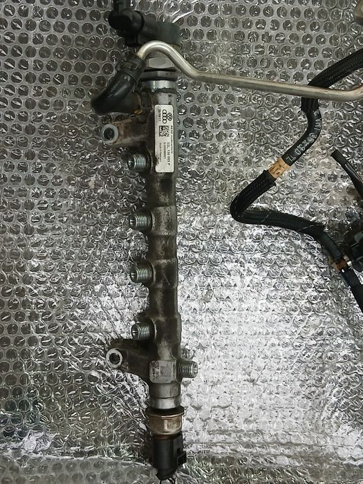 Rampa Regulator Presiune 2.0 TDI CFF CJC CGL VW Passat B7 Audi A3 A4