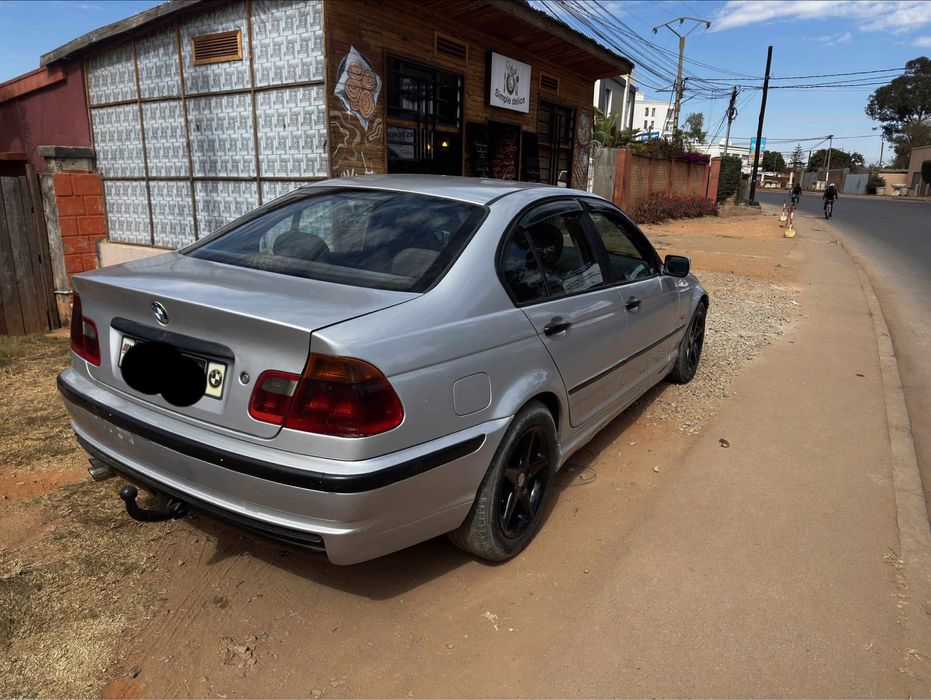 BMW Seria 3 2003 — imagine 2