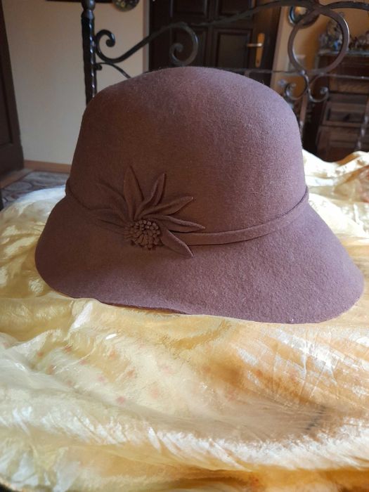 Palarie dama maro fetru de lana, model elegant - clasic