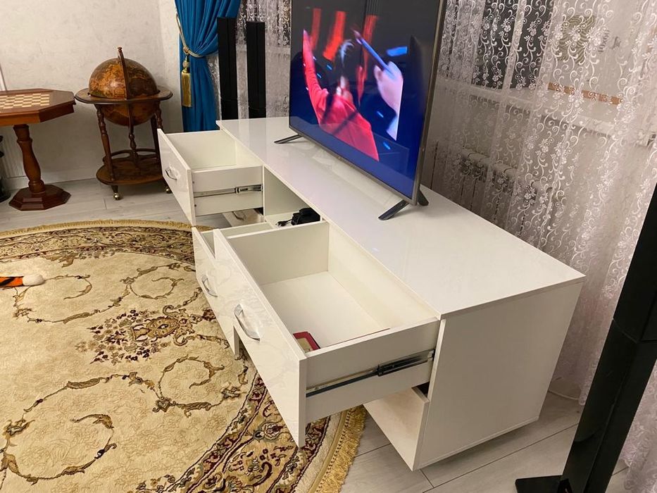 Тумба под телевизор