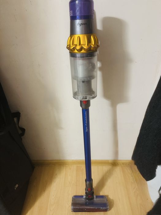 Прахисмукачка Dyson V11