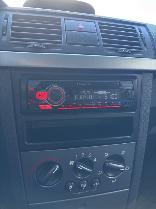 Плеър Pioneer MVH-S410BT