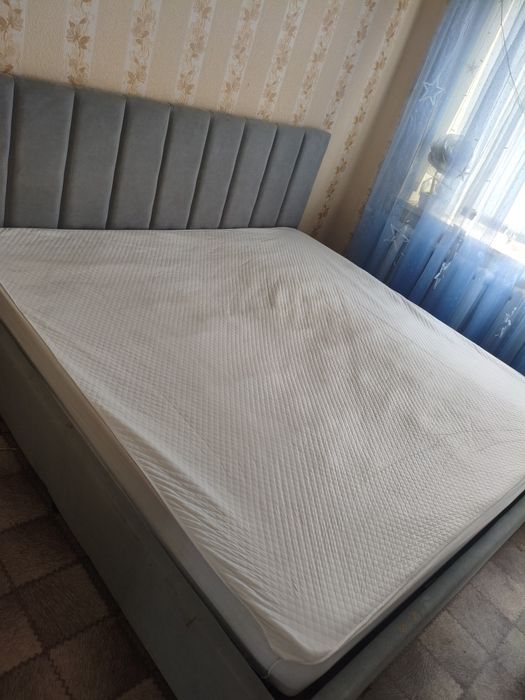 Кровать двуспальная 2м*2м