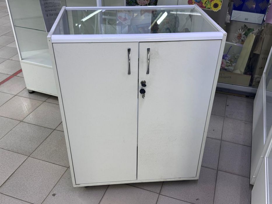 Продам витрину 4 шт