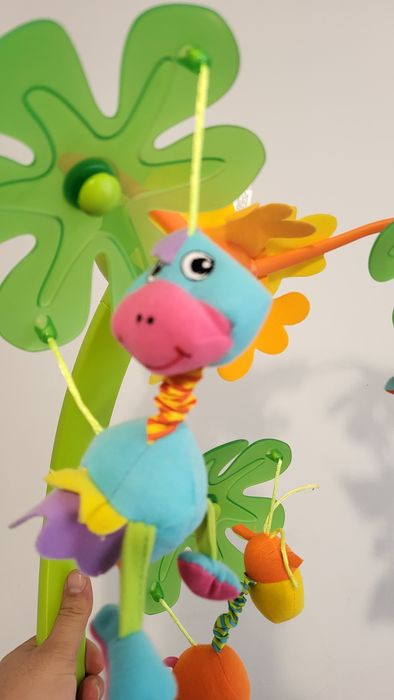 Детский мобиль с мелодиями