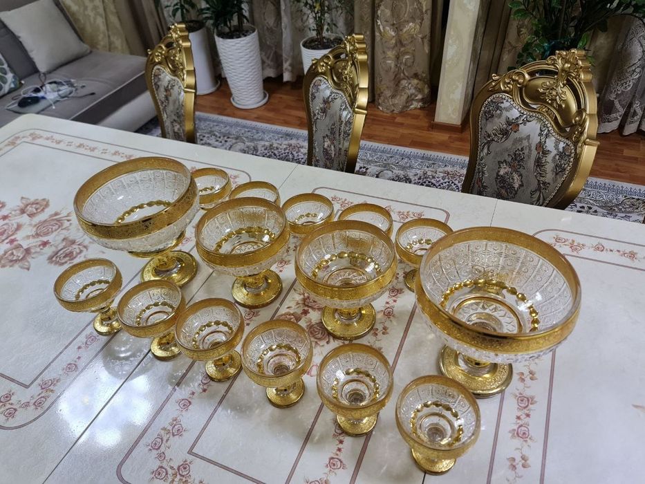 Шикарная посуда для гостинной