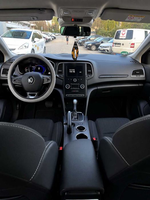 Inchiriere masini Cluj - Renault Megane 4 Break , 2019 - Ford Mondeo Break 2019 - Rent a Car