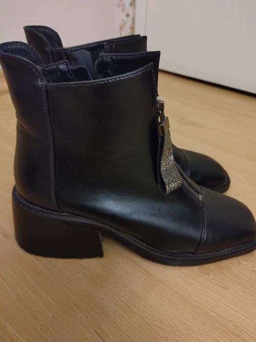 Ботинки кожаные 37 размер