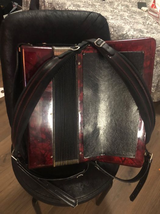Hohner in sita cu 80 basi