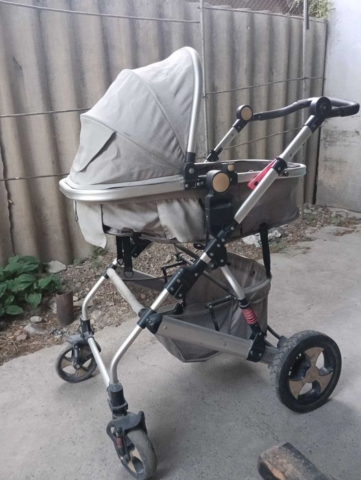 Продаются детские коляски.