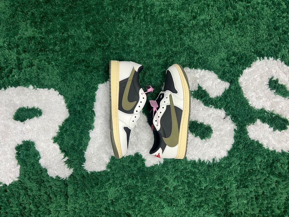 Jordan 1 Travis Scott Low Olive marimea 42.5 noi