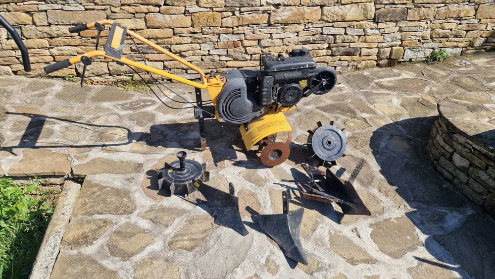 Мотофреза- нов внос,  производство Италия с инвентар