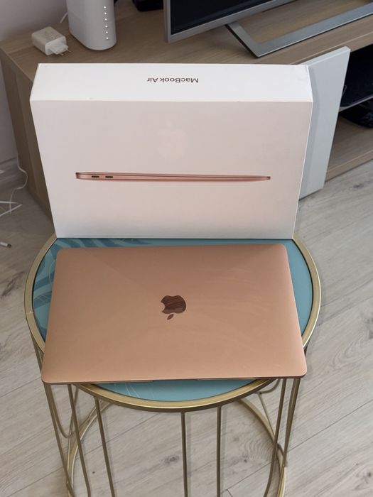 Mackbook Air M1 8/256GB като нов