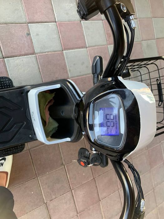 Продам мопед электрический за 60000