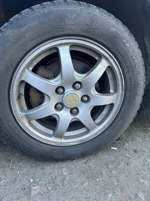 Продам комплект дисков с шинами