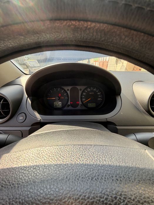 Продавам Форд Фиеста 1.4 бензин