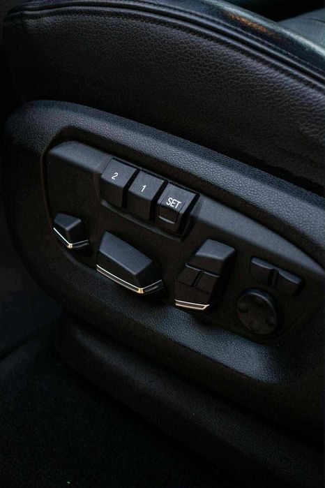 BMW X5 2016 3.0 Benzină Hybrid – 450 CP | Pachet GTS Complet | Investiții Masive 200.000km reali ofer card vertical