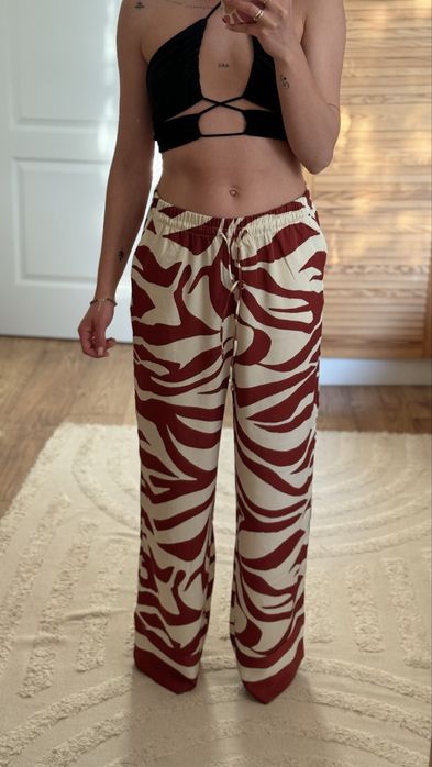 Pantaloni lejeri cu print