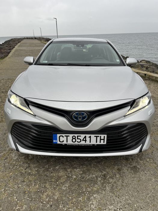 Toyota Camry 2.5  hybrid 2020