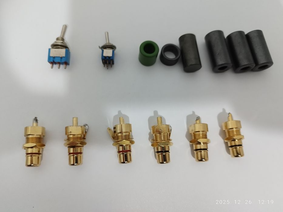 Vând condensatoare Nichicon  Gold,Elna duorex 2 toate împreunā 50ron