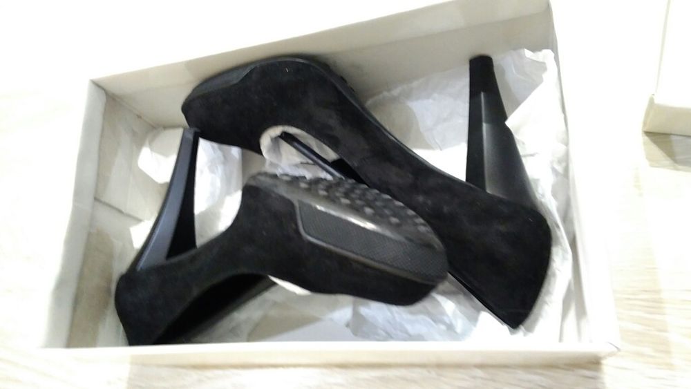 Нови обувки GiAnni 36