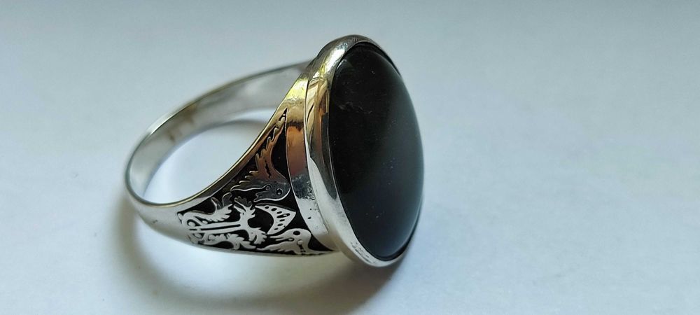 Серебряное кольцо с камнем НЕФРИТ
