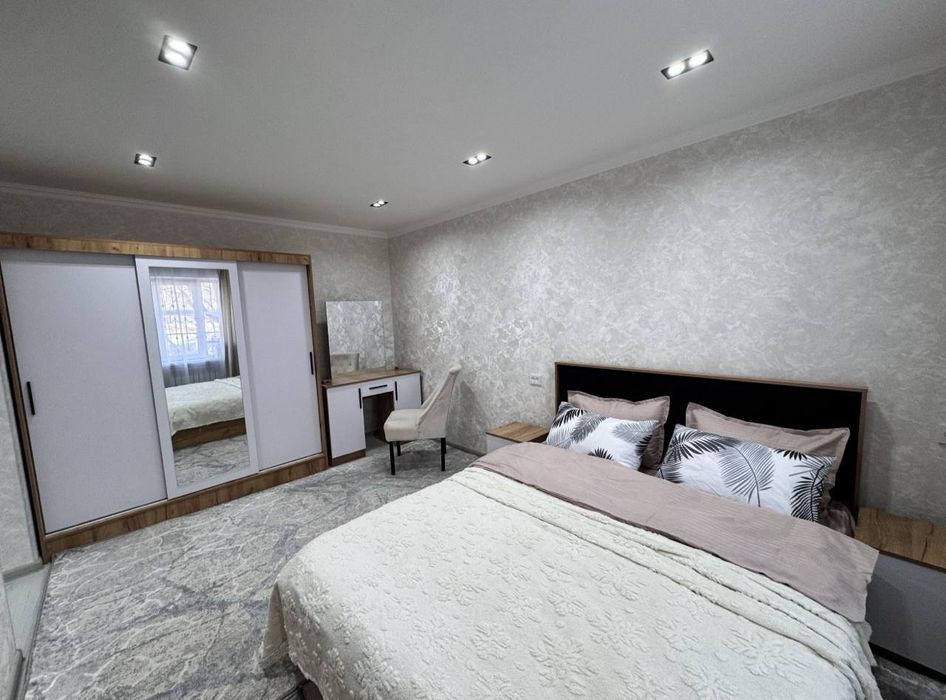 Квартира на Новомосковская 1/2/5 с обстановкой