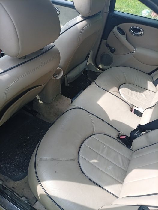 Vând sau schimb ROVER 75