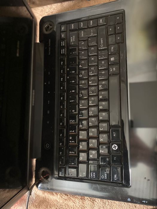 Ноутбук продаются