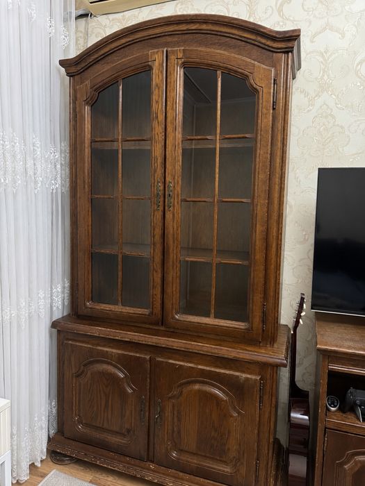 Деревянные шкафы для гостиной