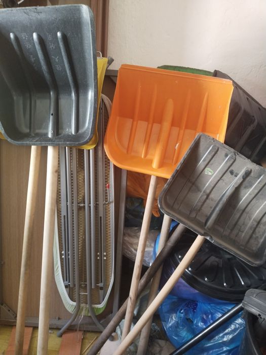 Продам снегоуборчный лапату