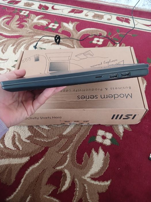 ISIII MSI Modern 15 B12M Intel Core i5-1235U