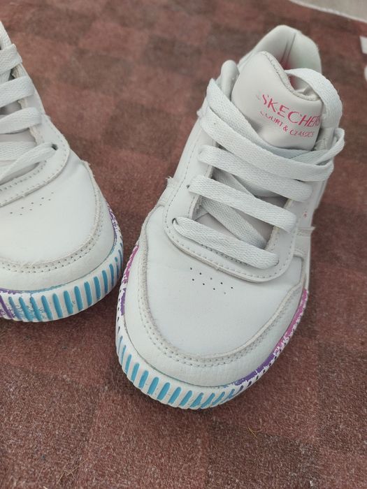 Adidasi skechers