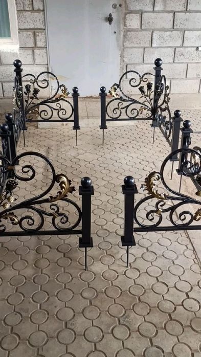 Профилдан ясалалга хар хил гулар факад бизда.