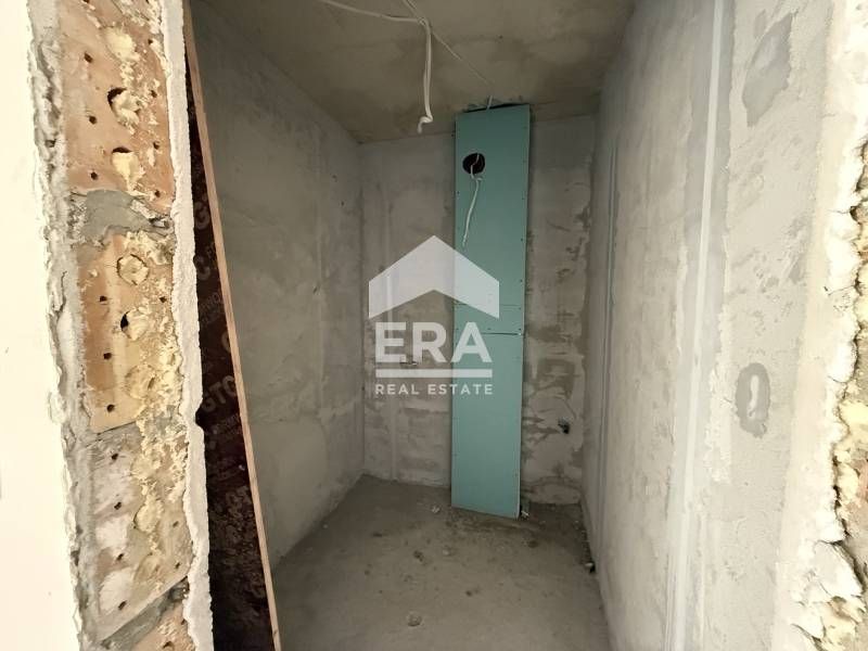 Продава се Двустаен апартамент в Варна, Изгрев - 78 кв.м за 903 €/кв.м - Снимка #2