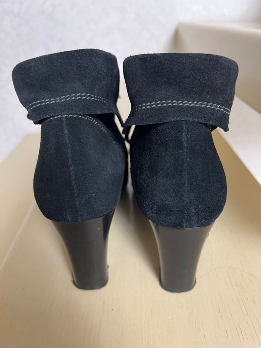 Vand botine piele pret bun