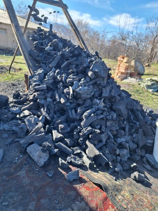 Приму древесный уголь