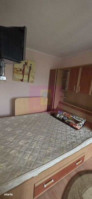 Apartament cu 3 camere de vanzare in Campina, central